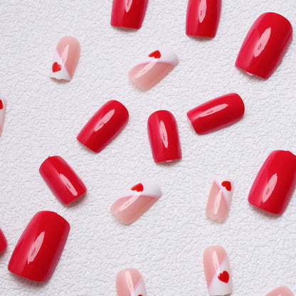 Herz-verzierte Press-On Nagelkunst Brehn