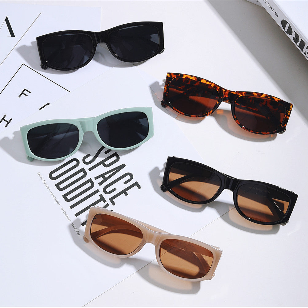 Damen stylische Sonnenbrille mit modernem transparentem Rahmen Brehn