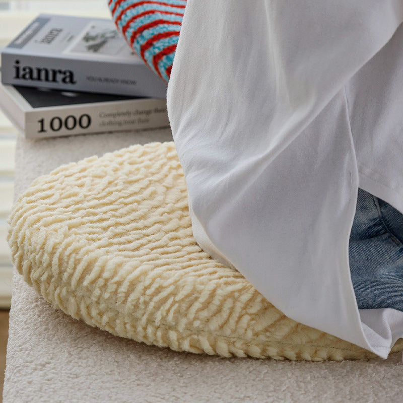 Runde gepolsterte Sitzauflage aus weichem Chenille mit Streifenstruktur Brehn
