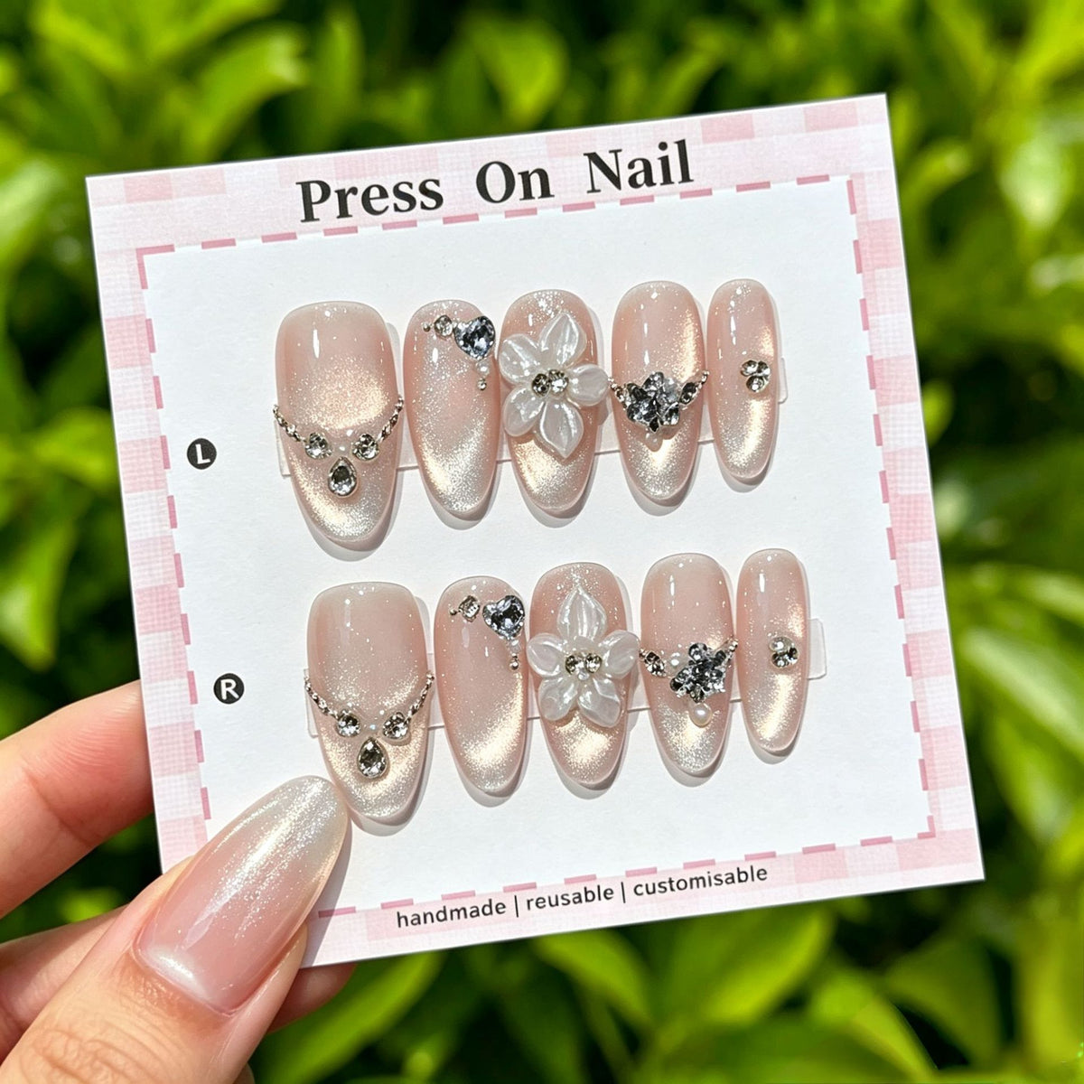 Anpassbare florale Press-On Nagelkollektion