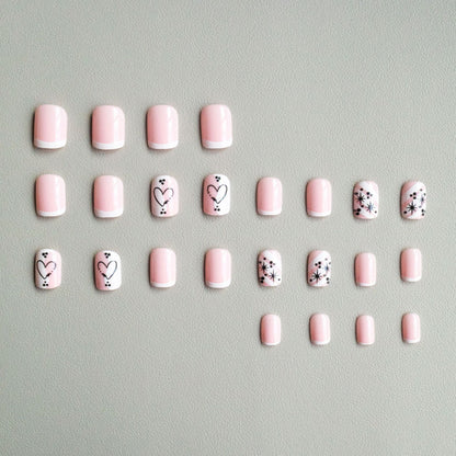 Stylisches Herz-Themen-Nageldesign