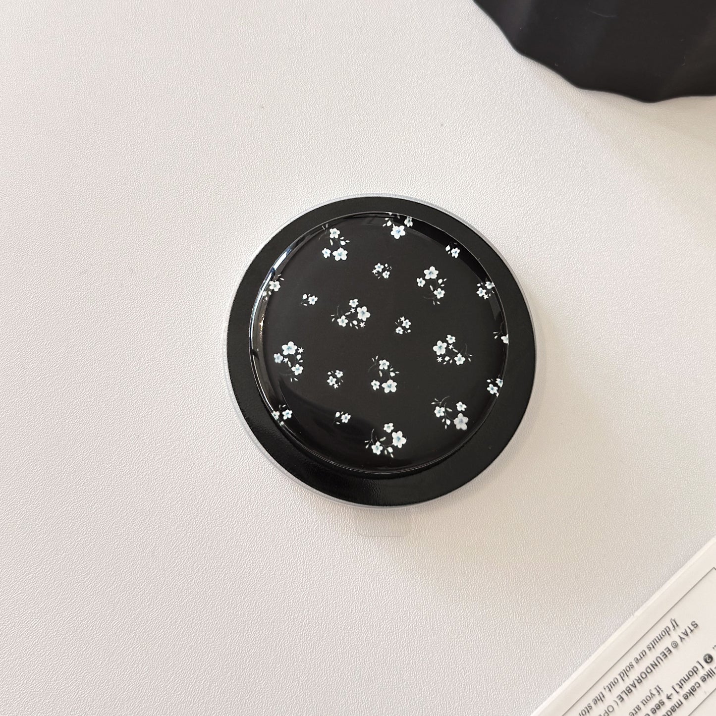Dekorativer Keramik-Untersetzer mit floralem Design Brehn