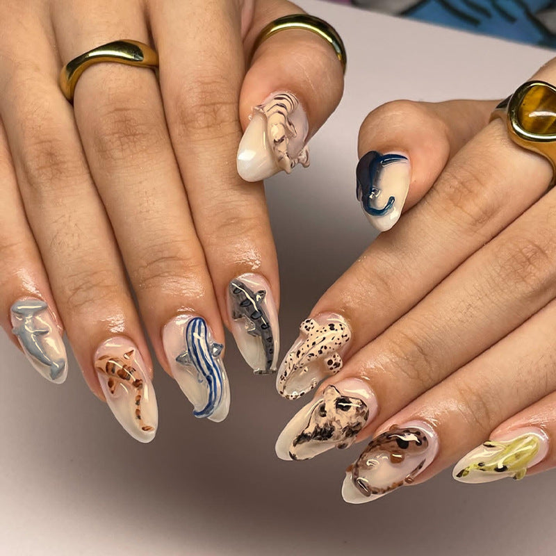 Künstlerisch thematisiertes Press-On Nagelkunst Set Brehn