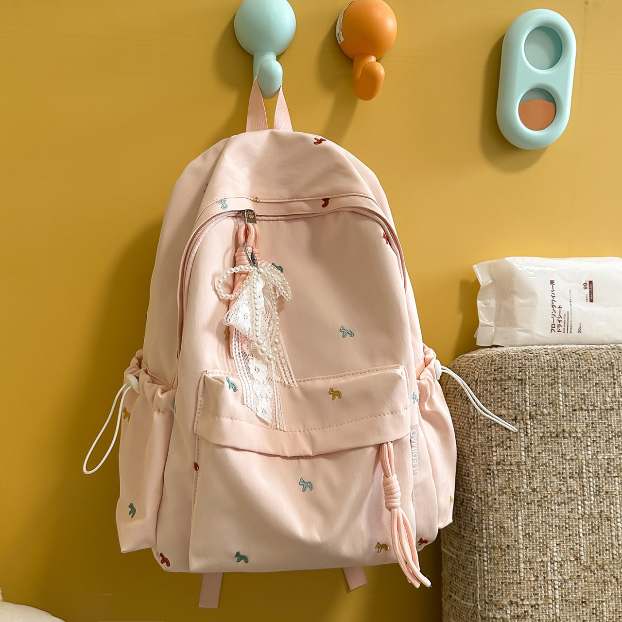 Modischer bestickter Rucksack