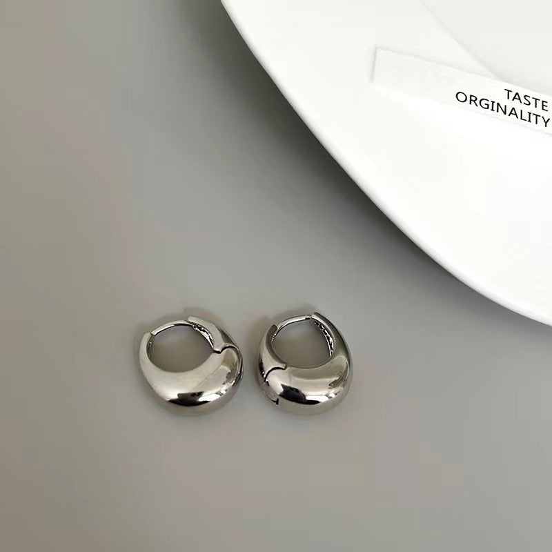 Modische Creolen Aus Hochwertigem Metall Brehn