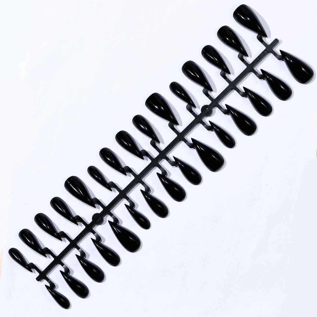 Sleek Stiletto Nagelvergrößerungen Brehn
