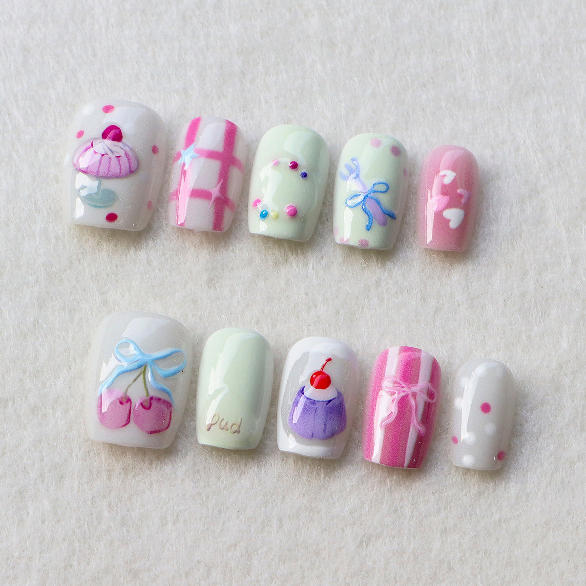 Verspielt Dessert-inspirierten Press-On-Nagelkunst
