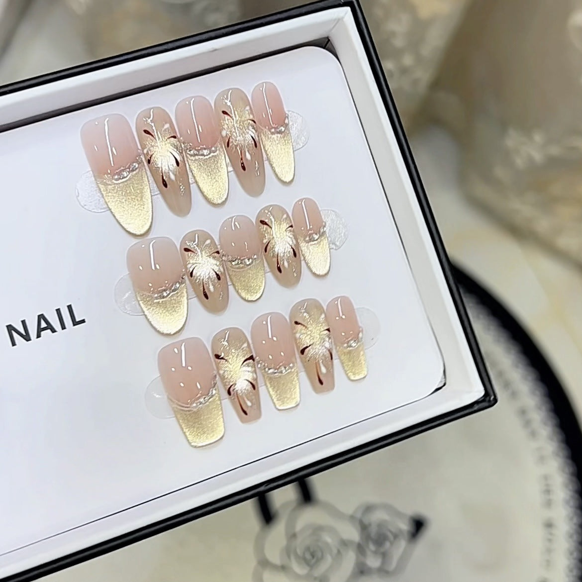 Künstlerisches florales Muster Press-On Nagelset Brehn