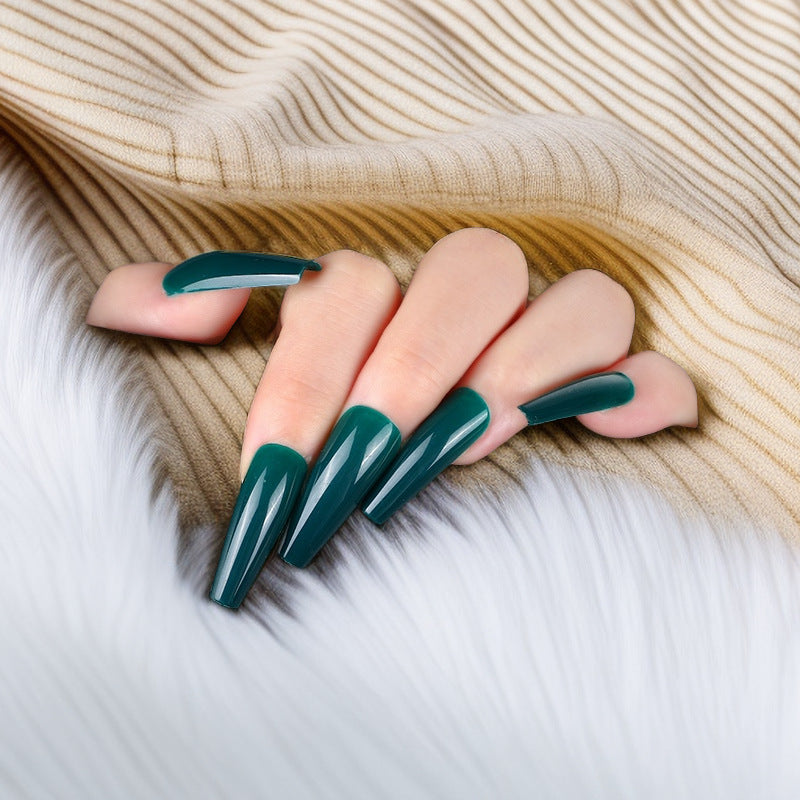 Kunstnägel mit elegantem Design Brehn