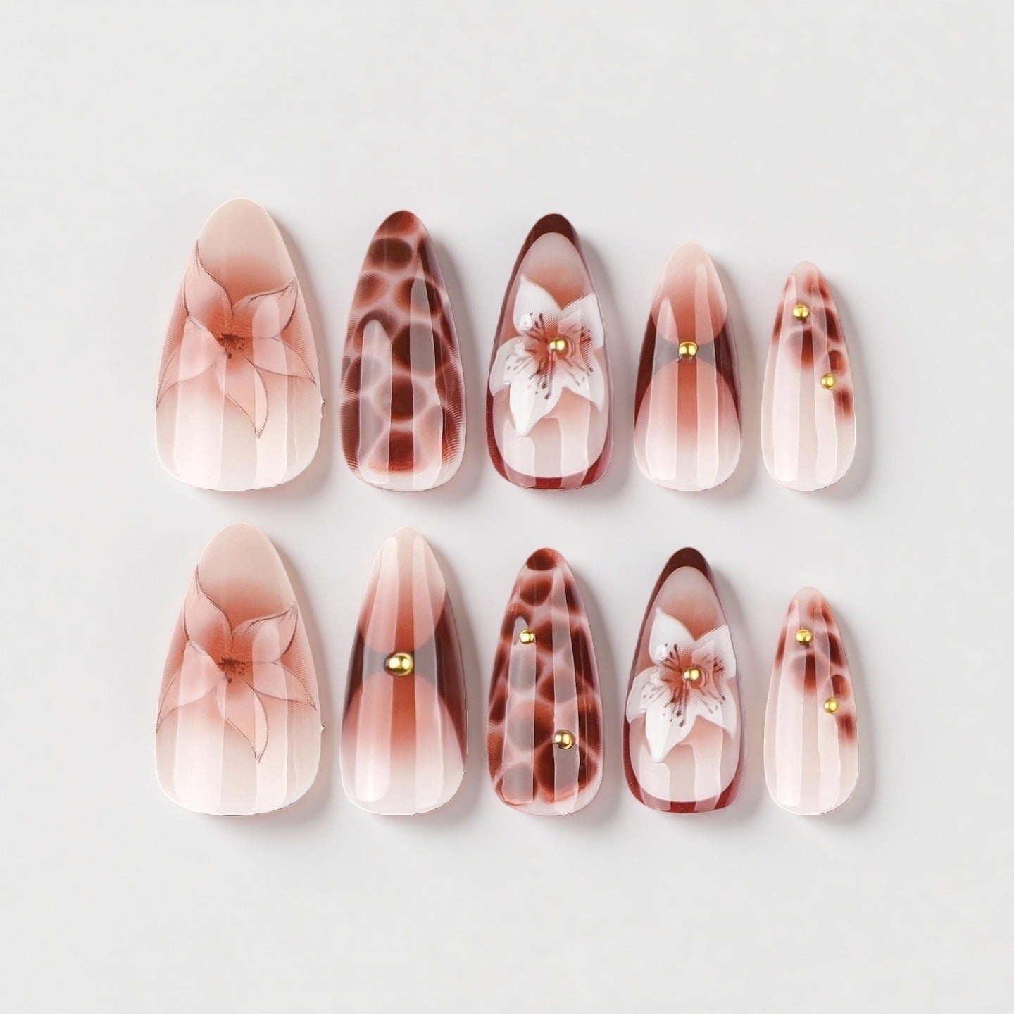 Dekoratives Floral Langes Nagelset Brehn