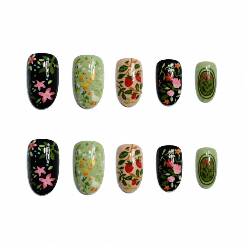 Kunstnägel mit floralem Design Brehn