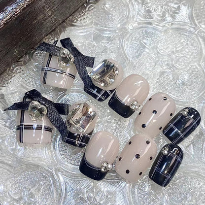 Elegantes Press-On-Nagelset mit Glitter- und Glanzfinish Brehn