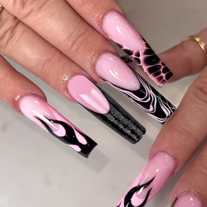 Kunstvolle Stiletto-Nägel im modernen Design Brehn