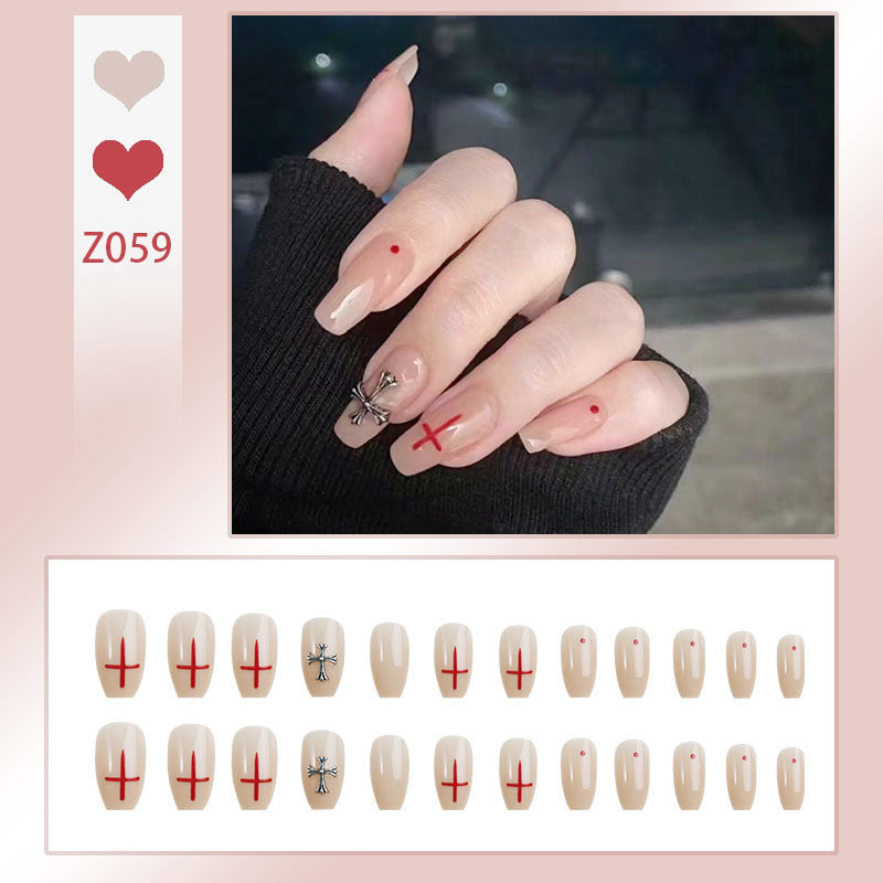 Kunstnagelset mit elegantem French-Tipp und Glitzerakzenten Brehn