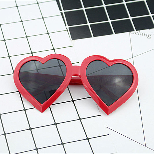 Damen Herzförmige Sonnenbrille im modernen Design Brehn