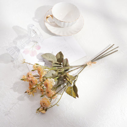 Vintage-inspirierter Trockenblumenstrauß