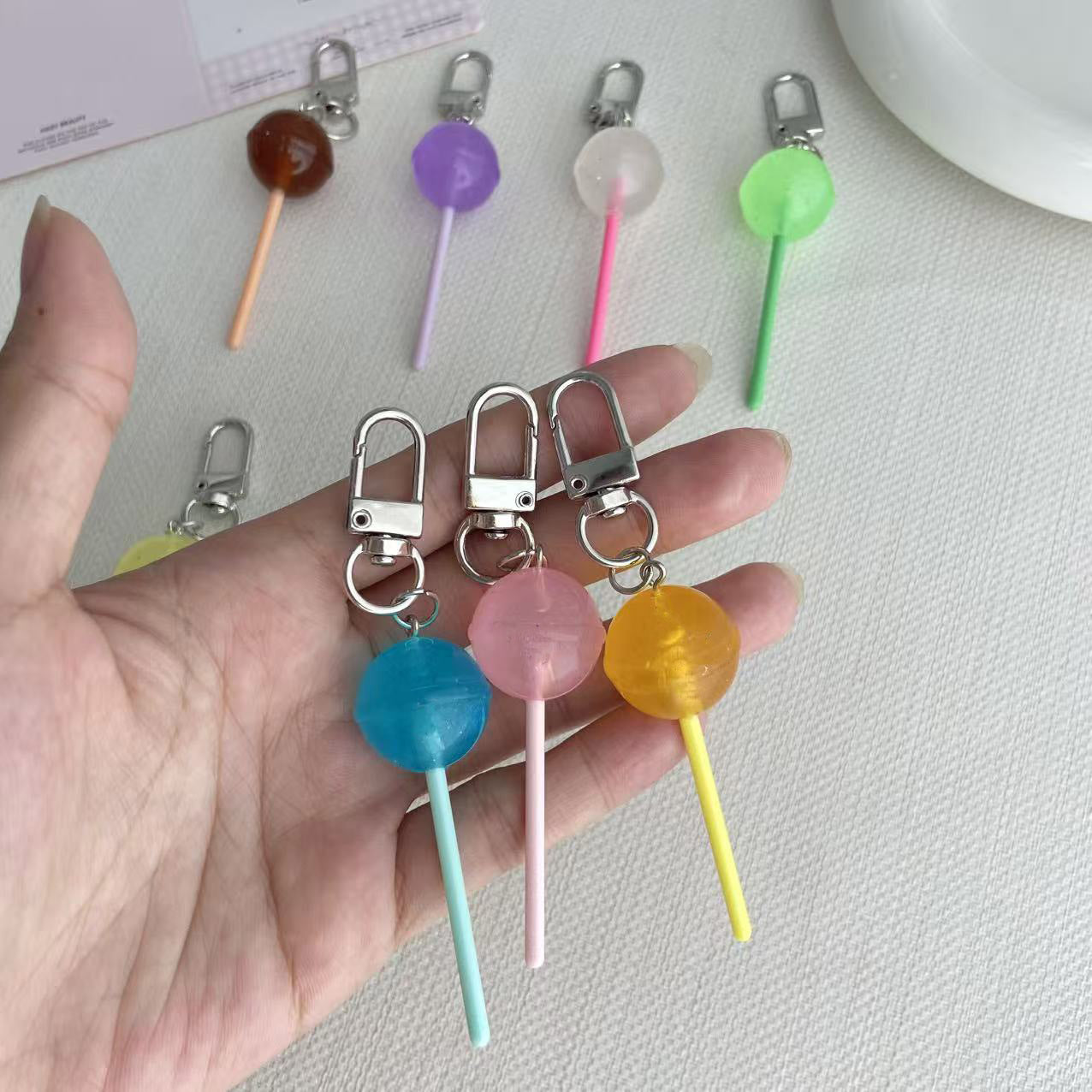 Lollipop-inspirierte Charmschlüsselanhänger Brehn