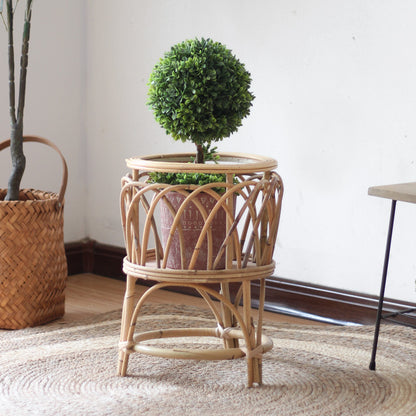 Pflanzenständer aus Rattan mit modernem Design Brehn