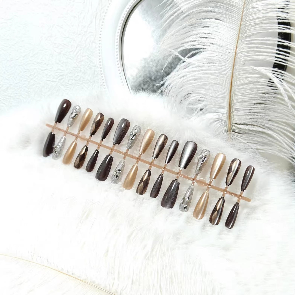 Kunstnägel im edlen Metallic-Look Brehn