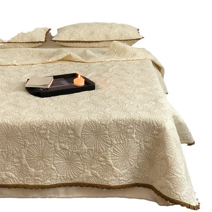 Bestickte Baumwoll-Quilt-Bettüberwurf-Set mit gewelltem Saum