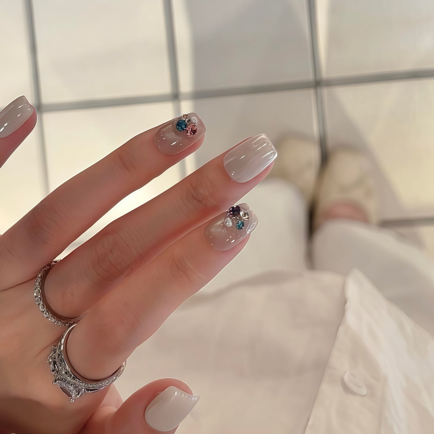 Kunstnägel mit Eleganten Schmuckakzenten Brehn