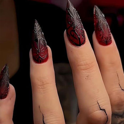 Künstliche Nagelspitzen mit Gothic-Design und filigranen Mustern Brehn