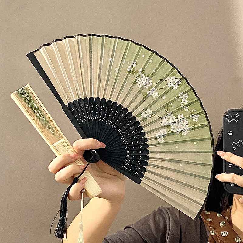 Handgefächer mit Elegantem Blütenmuster Brehn