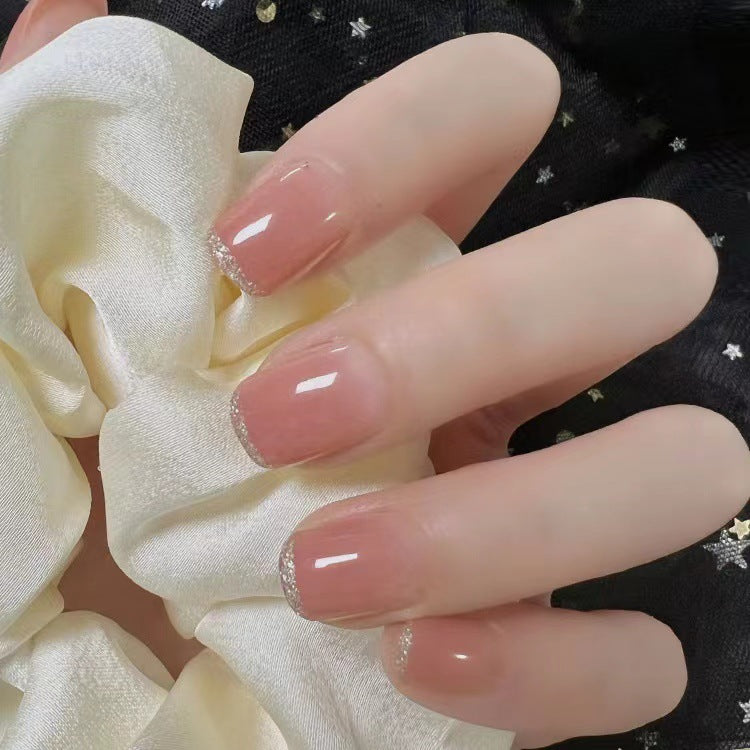 Kunstvolle Stiletto Nagelspitzen Brehn