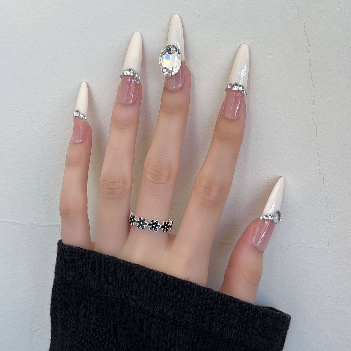 Elegante Stiletto Druck-Nagelkunst Brehn