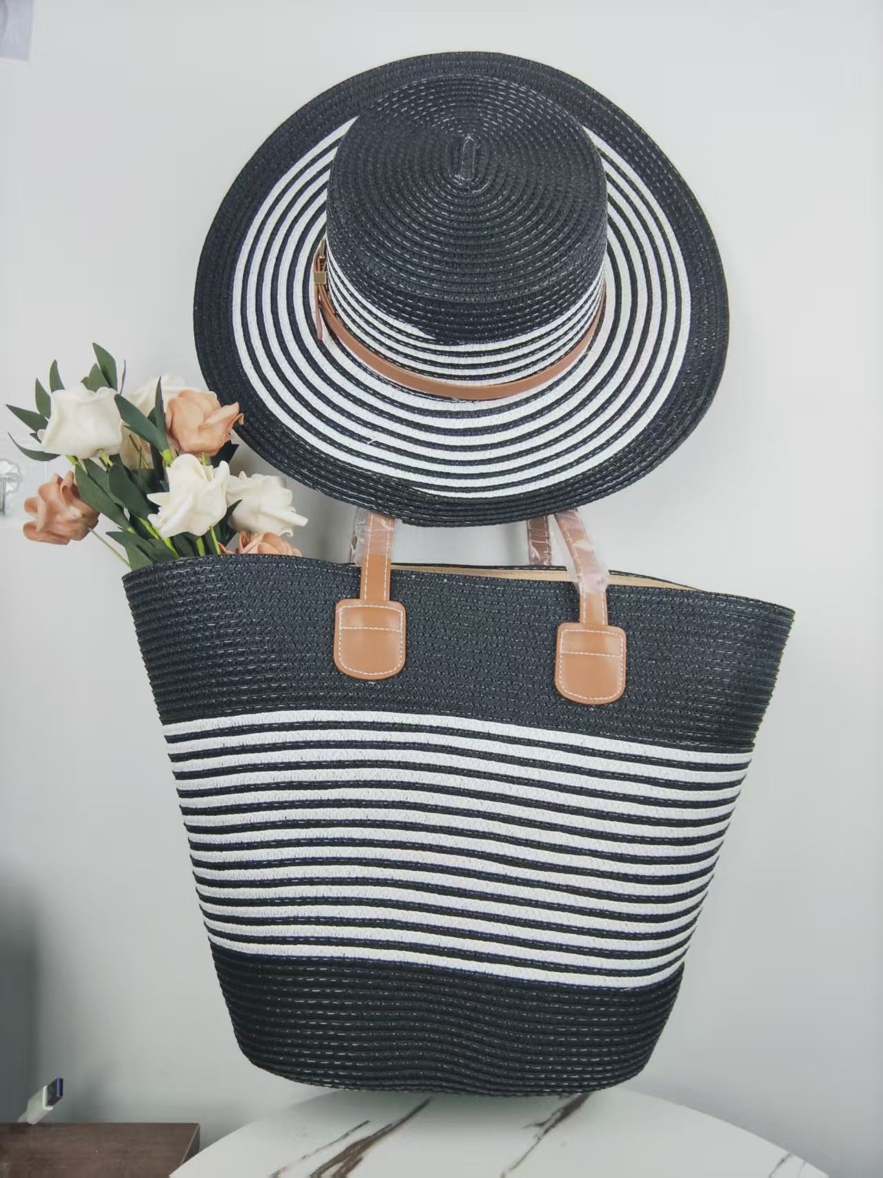 Raffinierte Strandtasche mit Passendem Sonnenhut Brehn