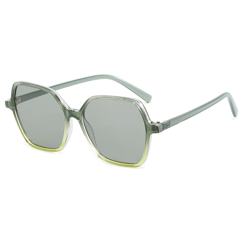 Damen oversized Sonnenbrille mit modernem, transparentem Rahmen Brehn