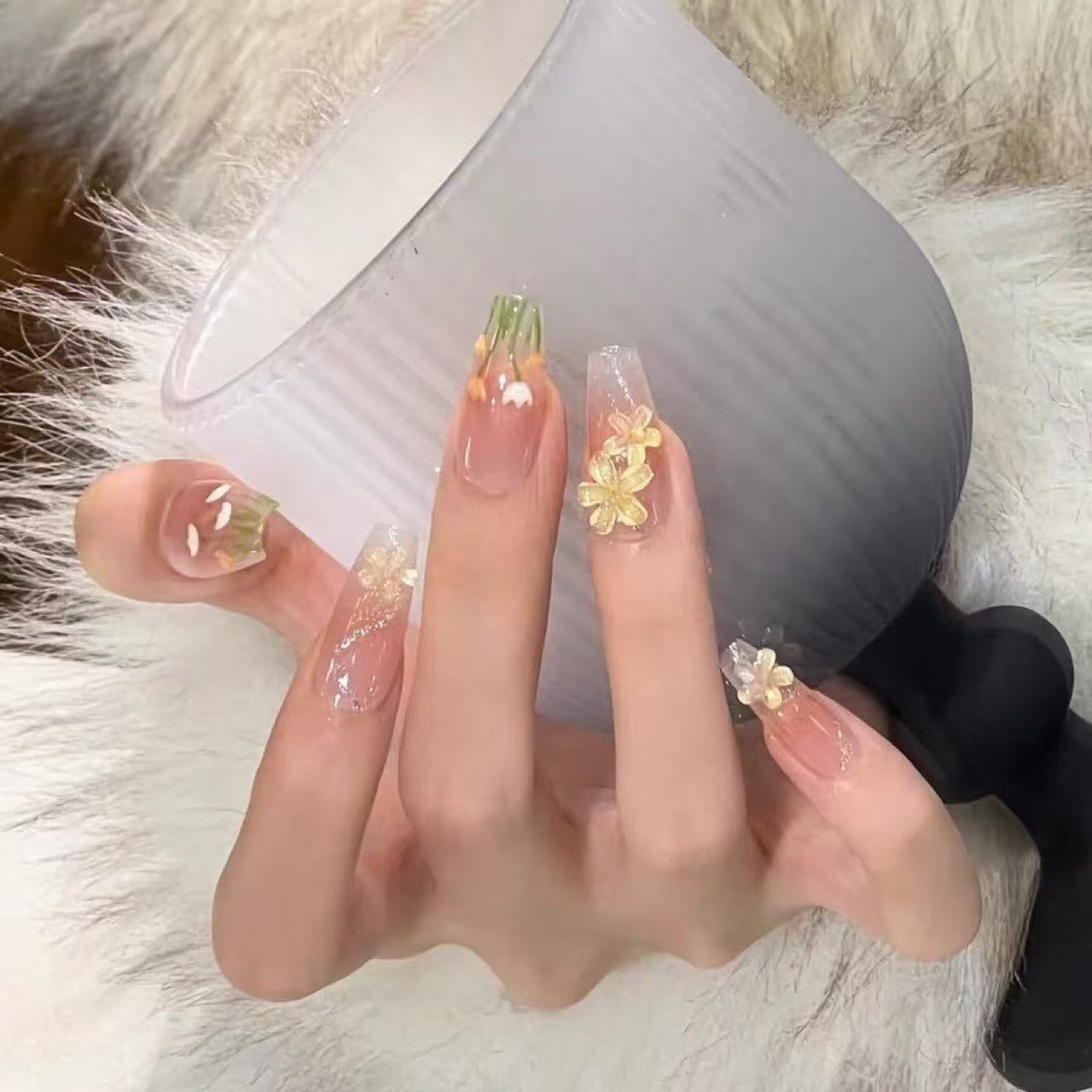 Kunstfingernägel mit Floralen Motiven Brehn