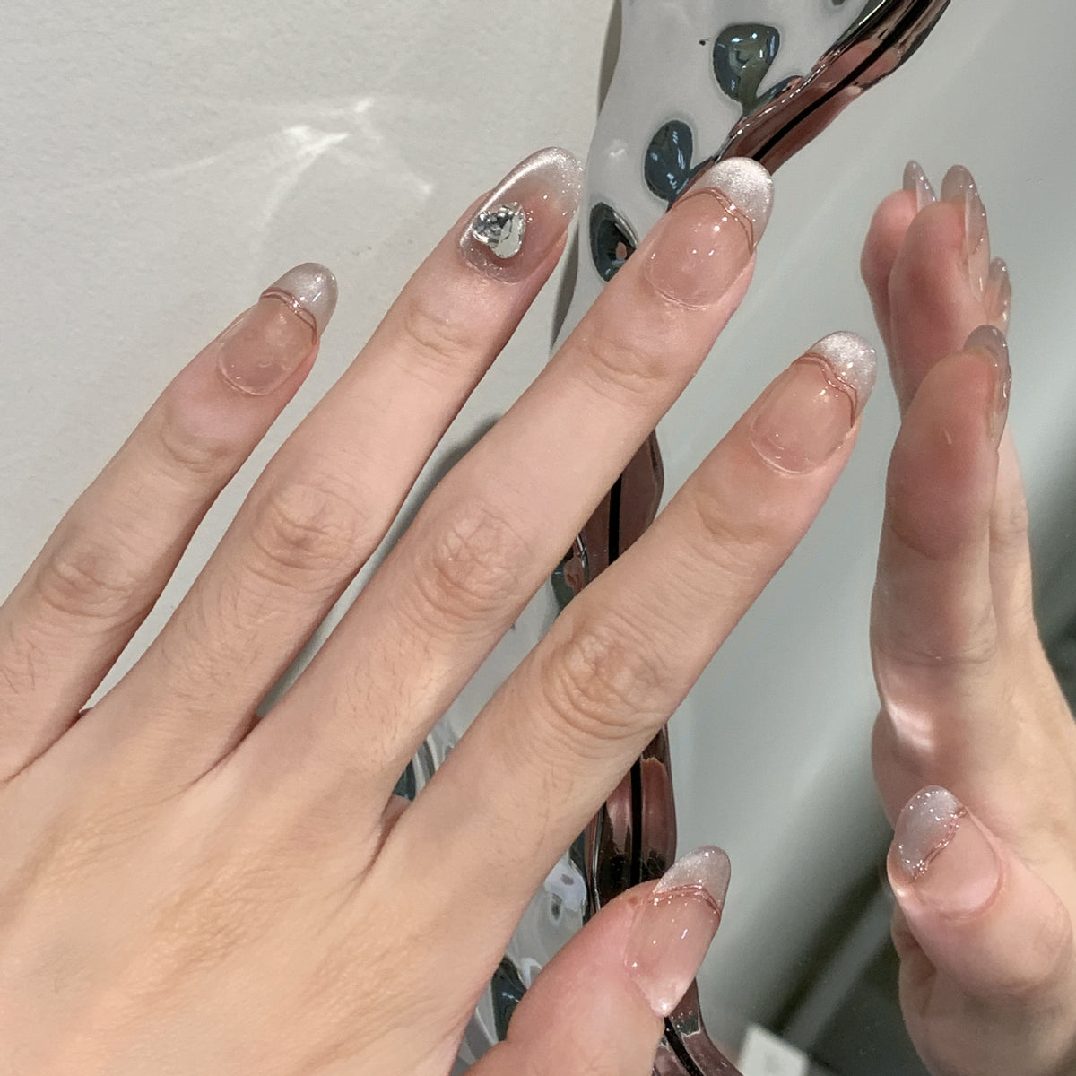 Elegantes Press-On-Nagel-Set mit Juwel-Akzenten Brehn