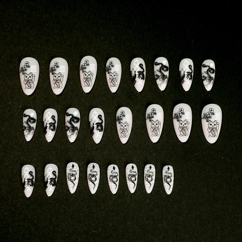 Kunstvolle Nageldesigns mit tierischen Motiven Brehn