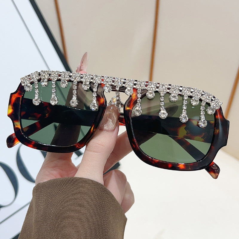 Glamouröse kristallverzierte Sonnenbrille Brehn