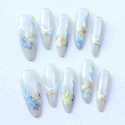 Elegante floral-verzierte Press-On Nägel