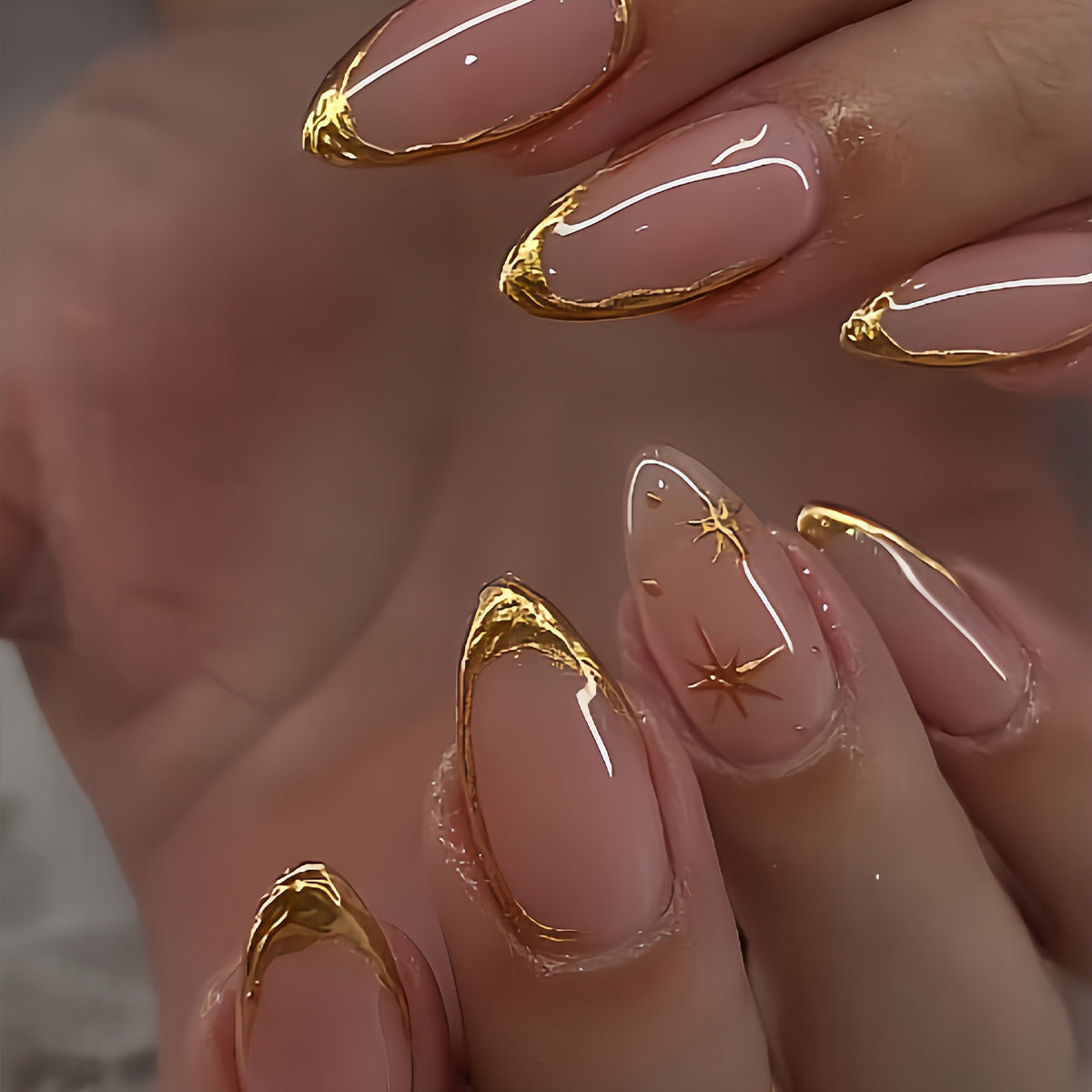 Elegantes Goldfolien-Akzent-Nagelkunst-Set Brehn