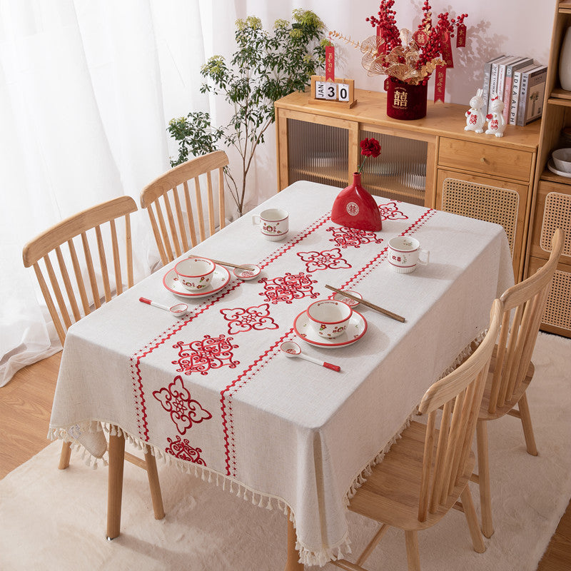 Bestickte Blumen-Tischdecke