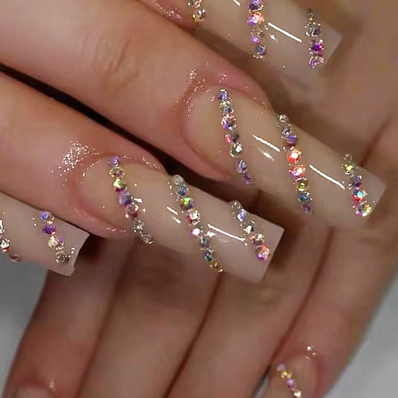Dekorativer Press-On Nagelset mit Strassakzenten Brehn
