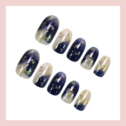 Kunstnagelset mit glamourösen Sternen- und Glitzerdetails Brehn
