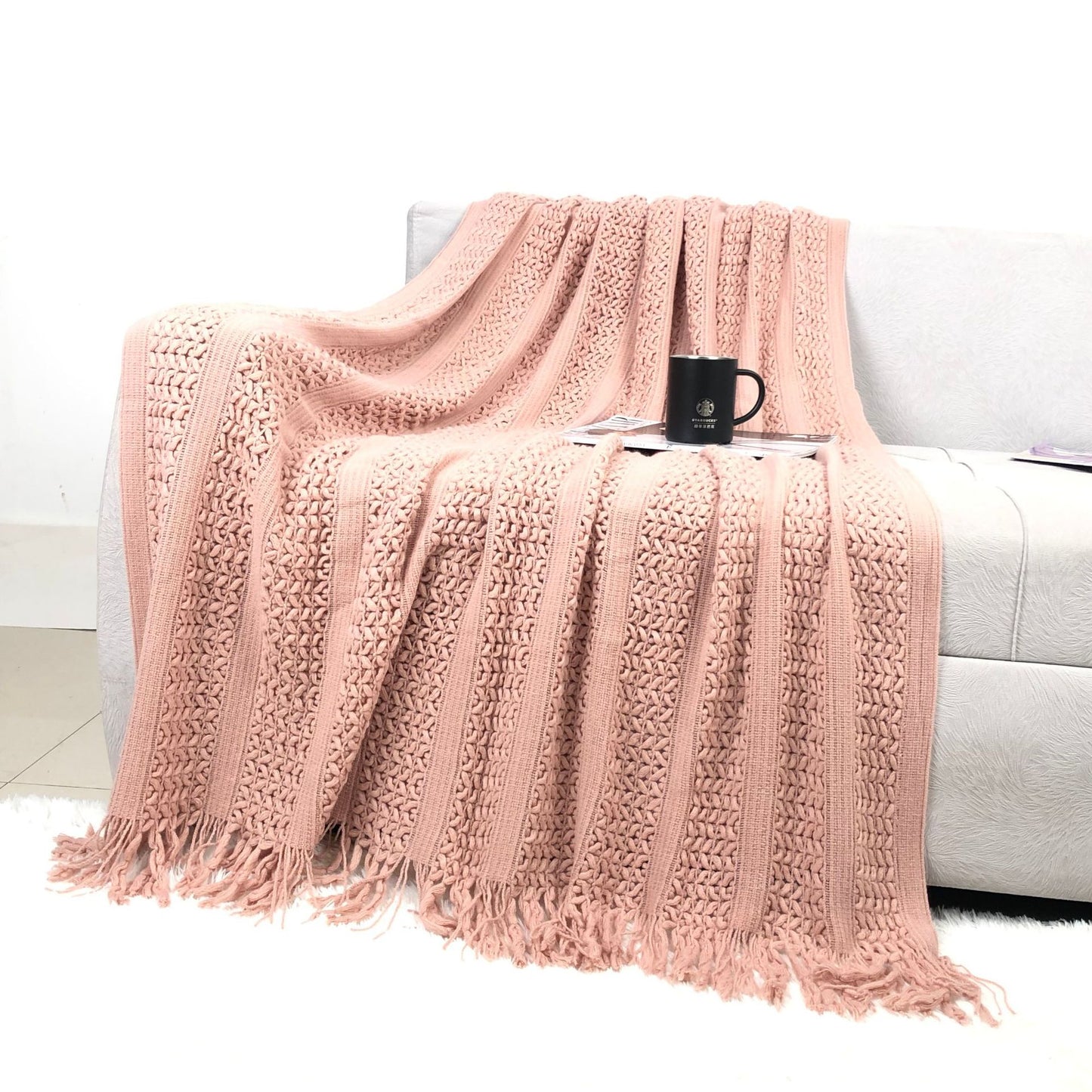 Handgefertigte strukturierte Strickdecke Brehn