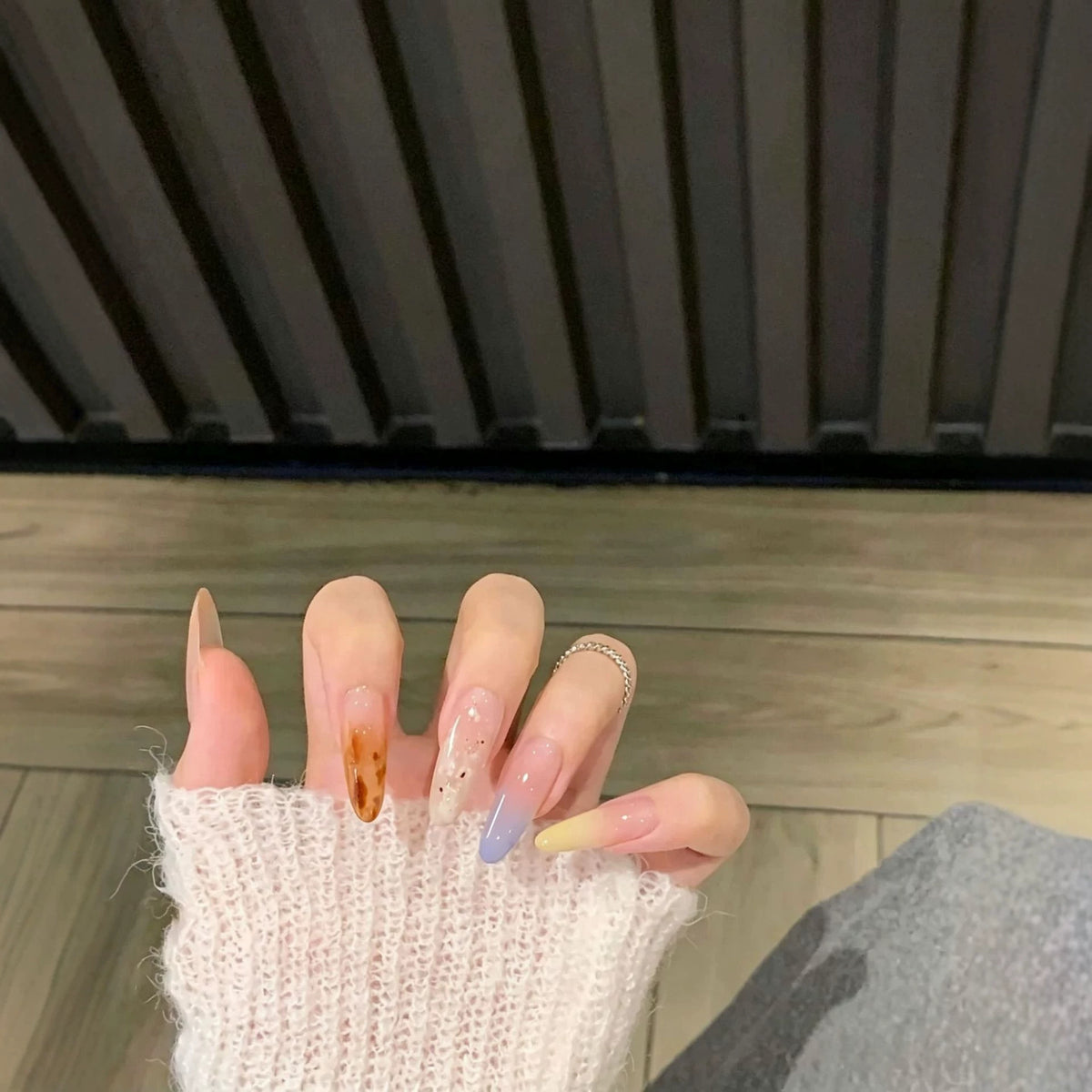 Trendige Künstlerische Stiletto-Nagelverstärkungen