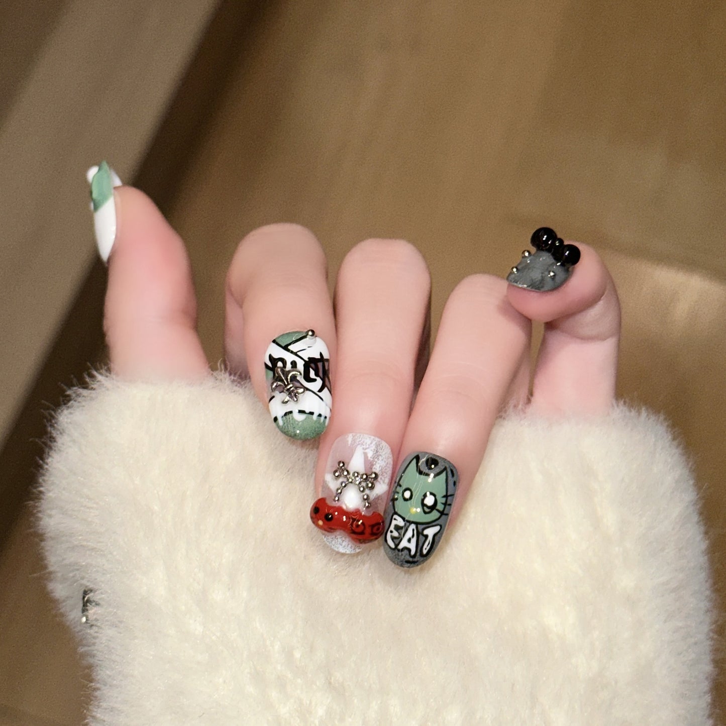 Verspieltes Charakterdesign Press-On Nagelkunstset Brehn
