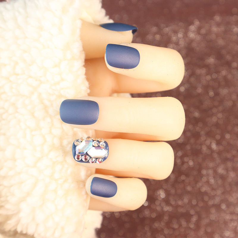Matte Press-On Nagelset mit Strass-Akzenten Brehn