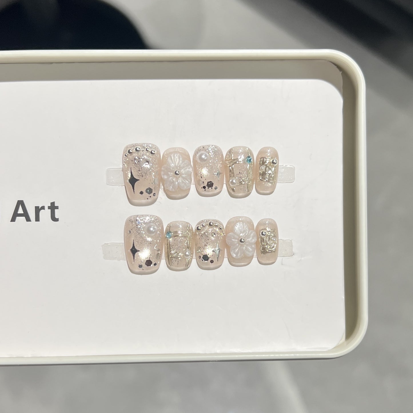 Dekorativer Acryl Press-On Nagelkunst Set Brehn