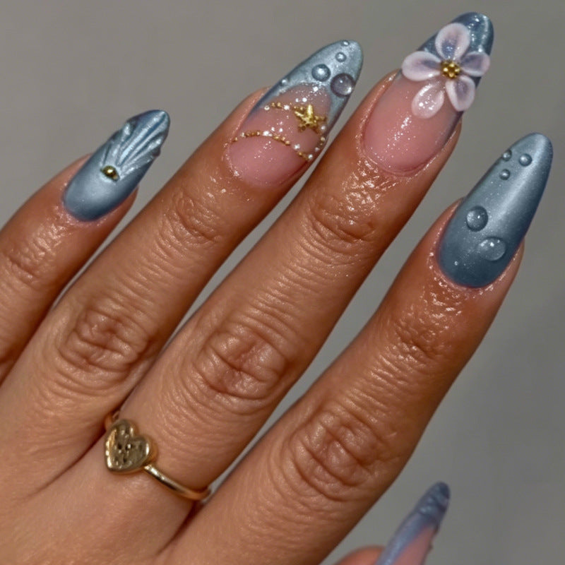 Dekorative Press-On Nagelkunstset mit Edelsteinakzenten Brehn