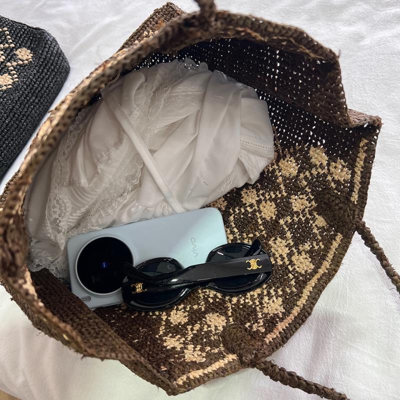 Handgefertigte Stricktasche mit Floralen Design Brehn