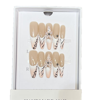 Künstlerisches Stiletto-Nagelkunst-Set mit eleganten Dekorationselementen Brehn