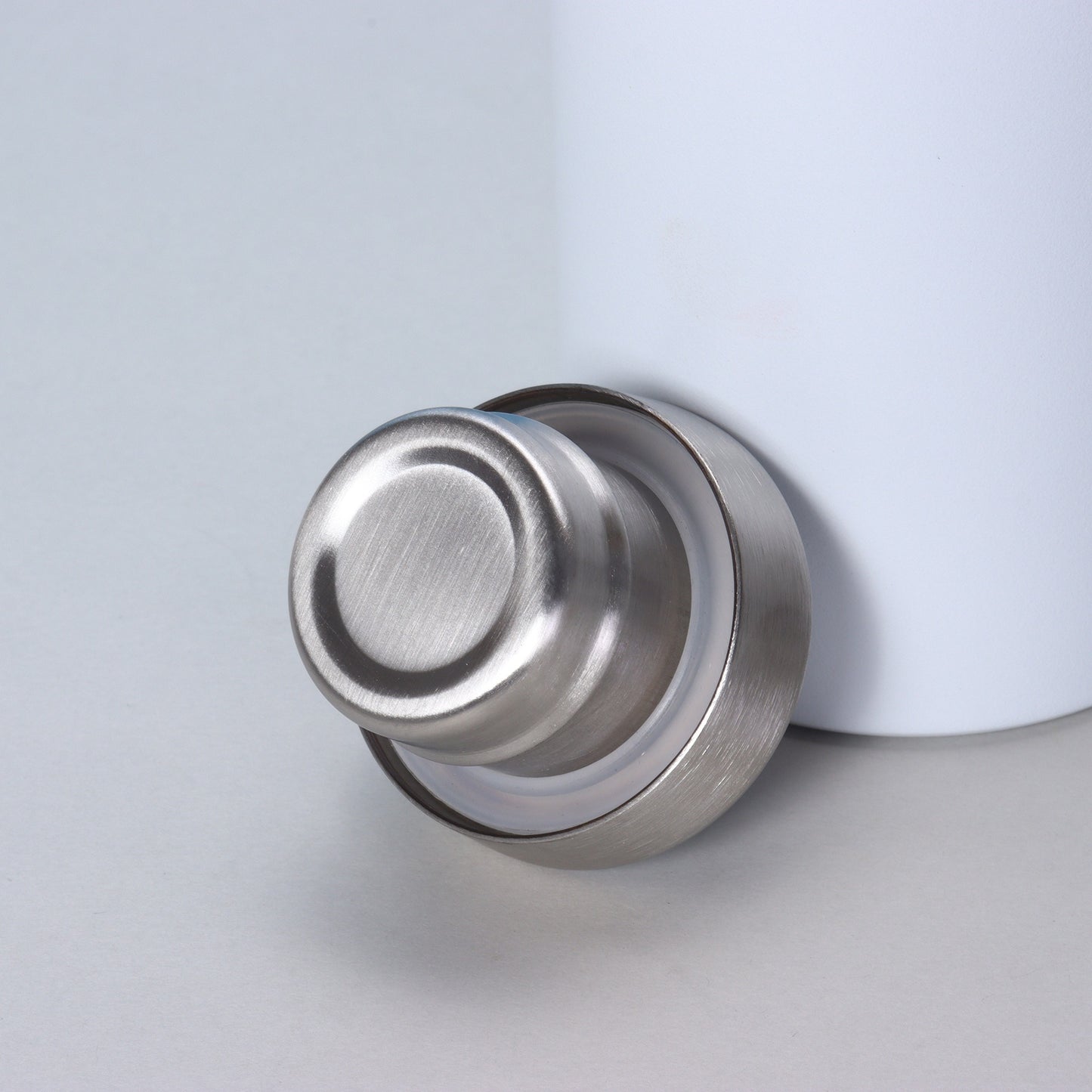 Damen nachhaltige Edelstahl Trinkflasche mit optimaler Isolierung Brehn