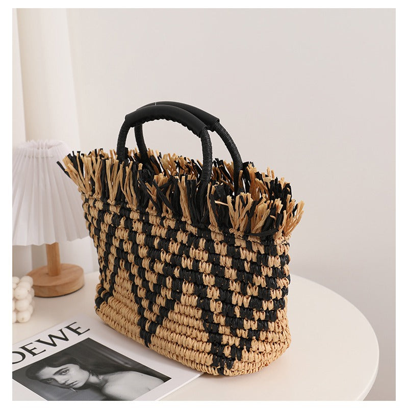 Stilvolle Basttasche mit Auffälligem Muster Brehn